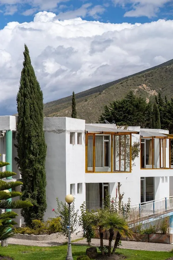 ホテル Chaupimundo Lodge キト